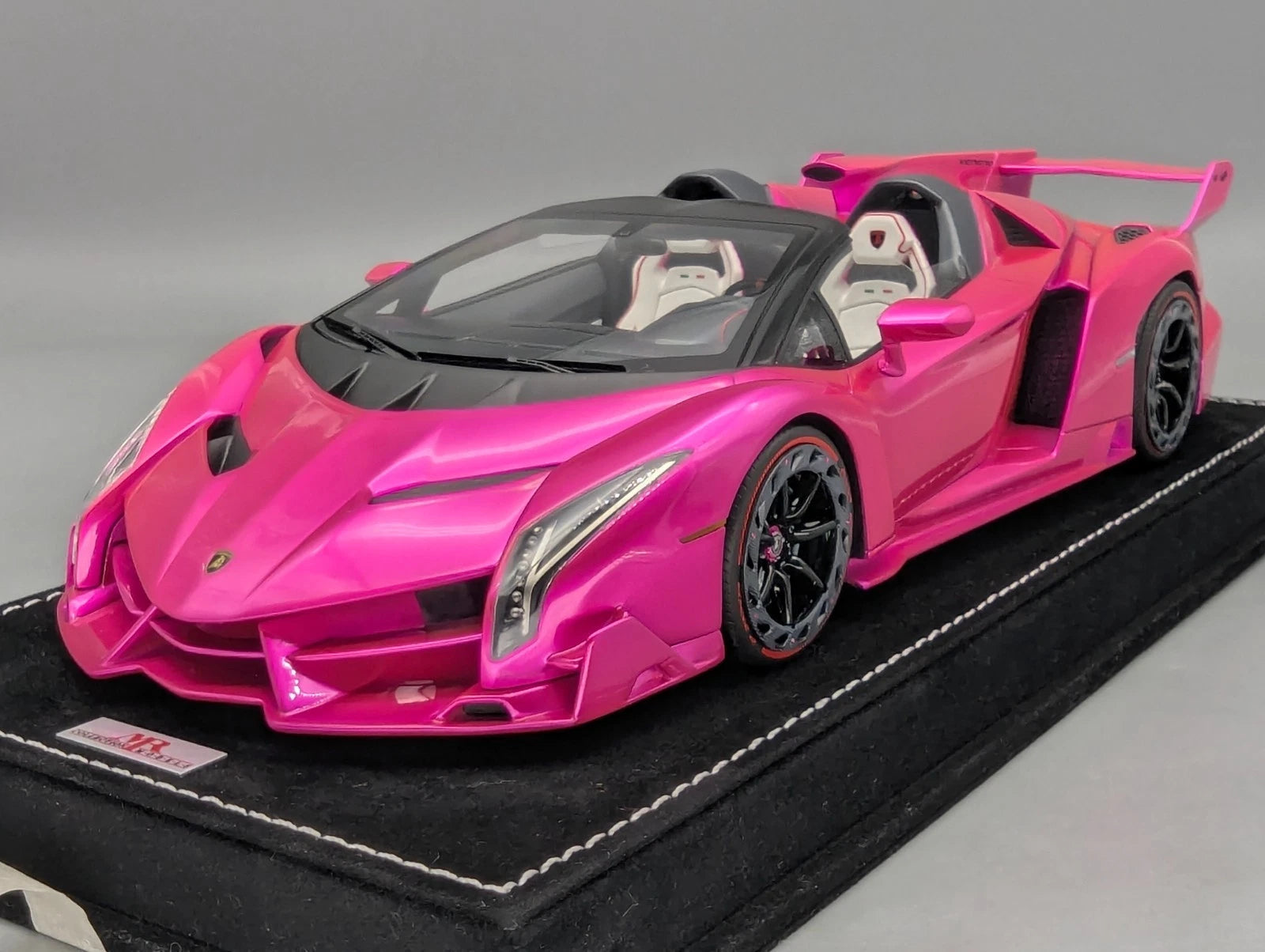 Modellautos 1:18 MR Collection Lamborghini Veneno Roadster mit OVP