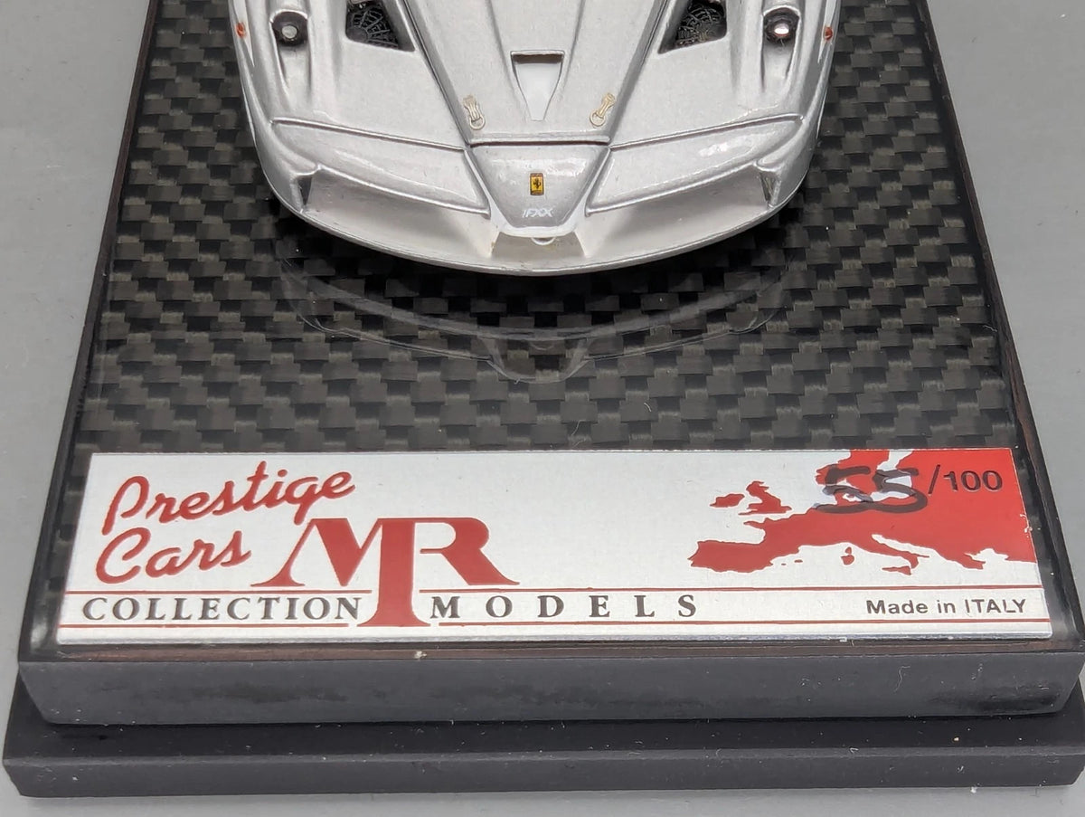Modellautos 1:43 MR Ferrari FXX mit Open Door Funktion 55/100 Silber mit OVP