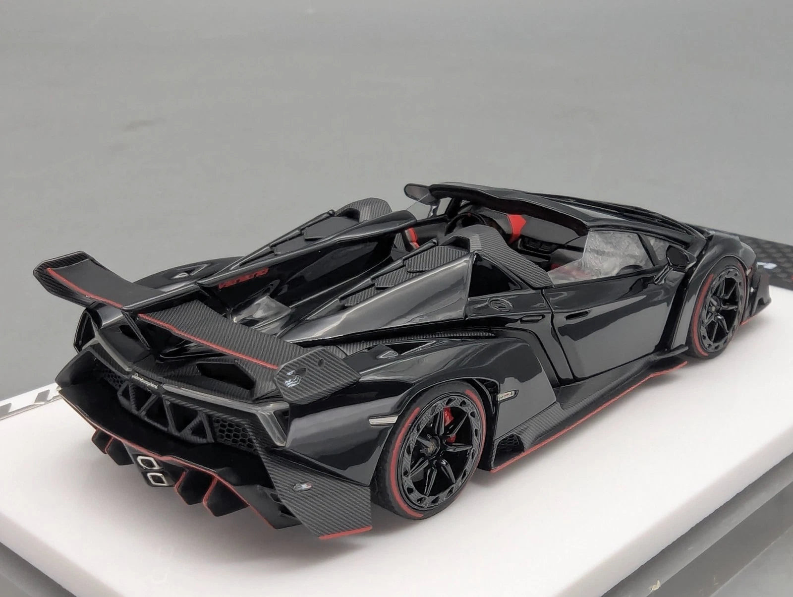 Eidolon Make Up 1:43 Lamborghini Veneno Roadster 2015 Black Red Ltd 54/80 OVP