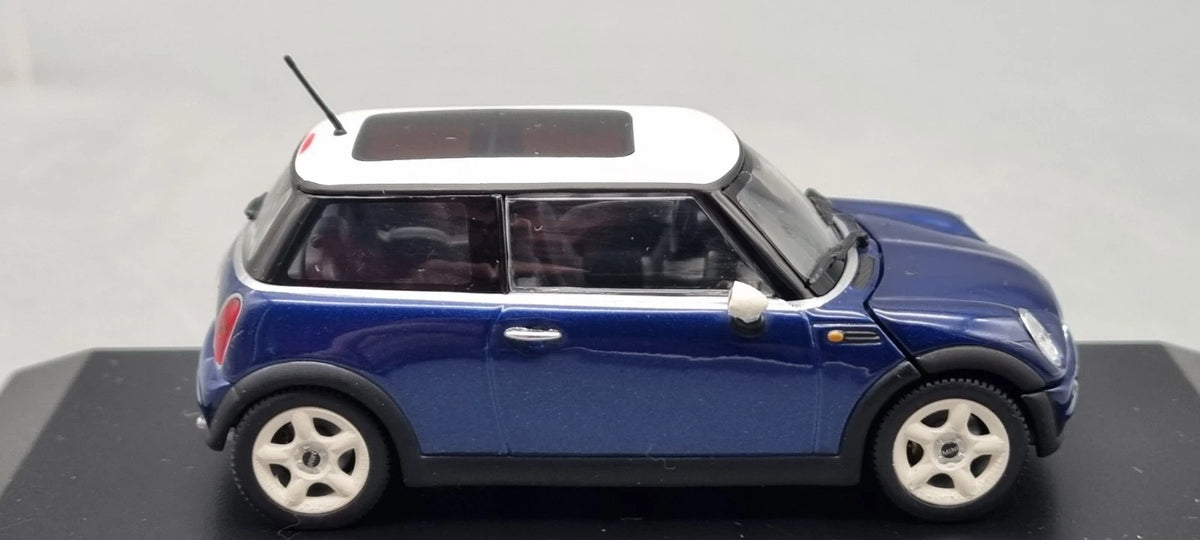 Modellautos 1:43 Minichamps Mini Cooper Indi Blue Ltd 1/2304 Vitrine