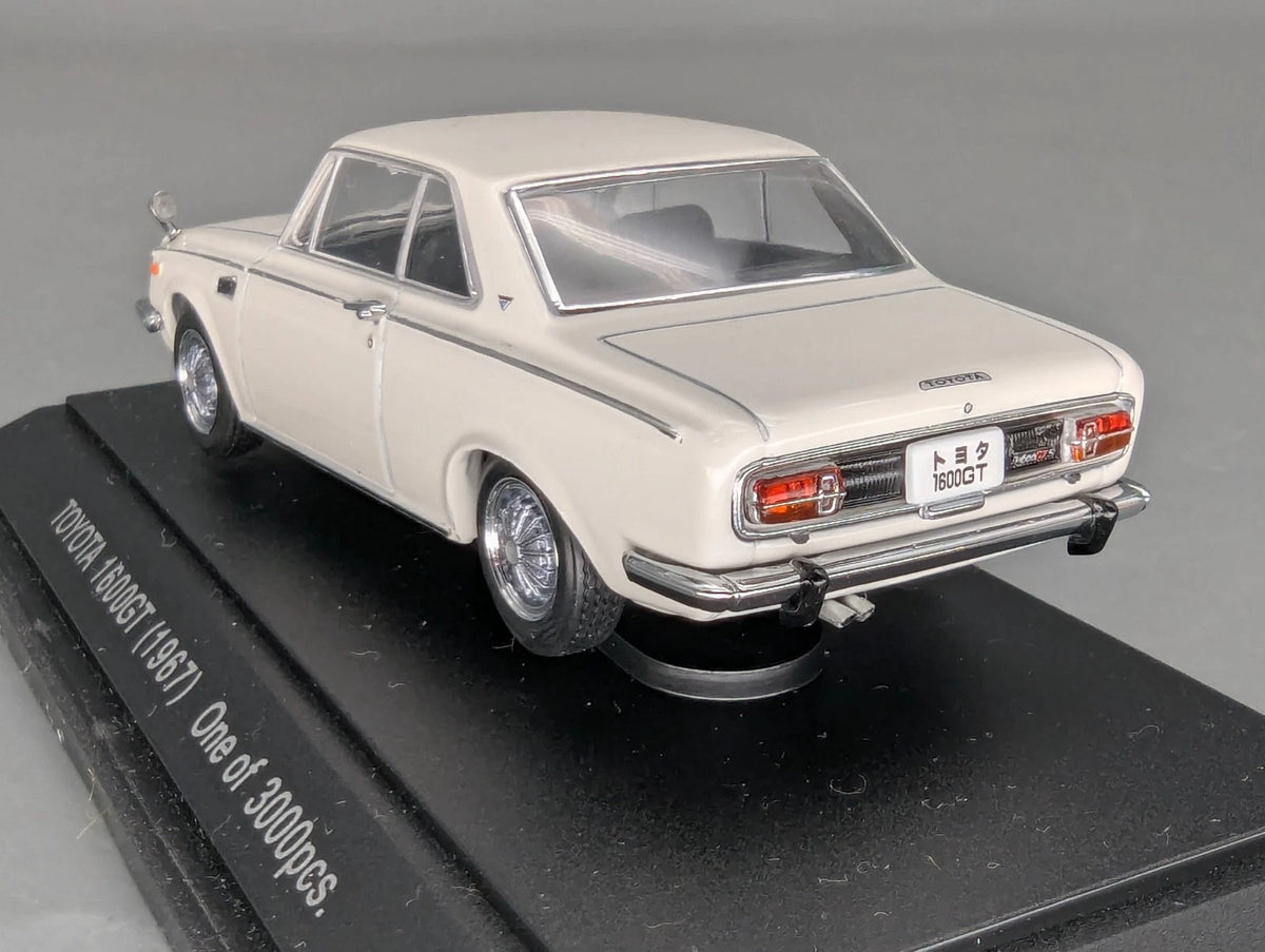 Modellautos 1:43 Ebbro Oldies Toyota 1600 GT 5 Weiß 1967 in OVP