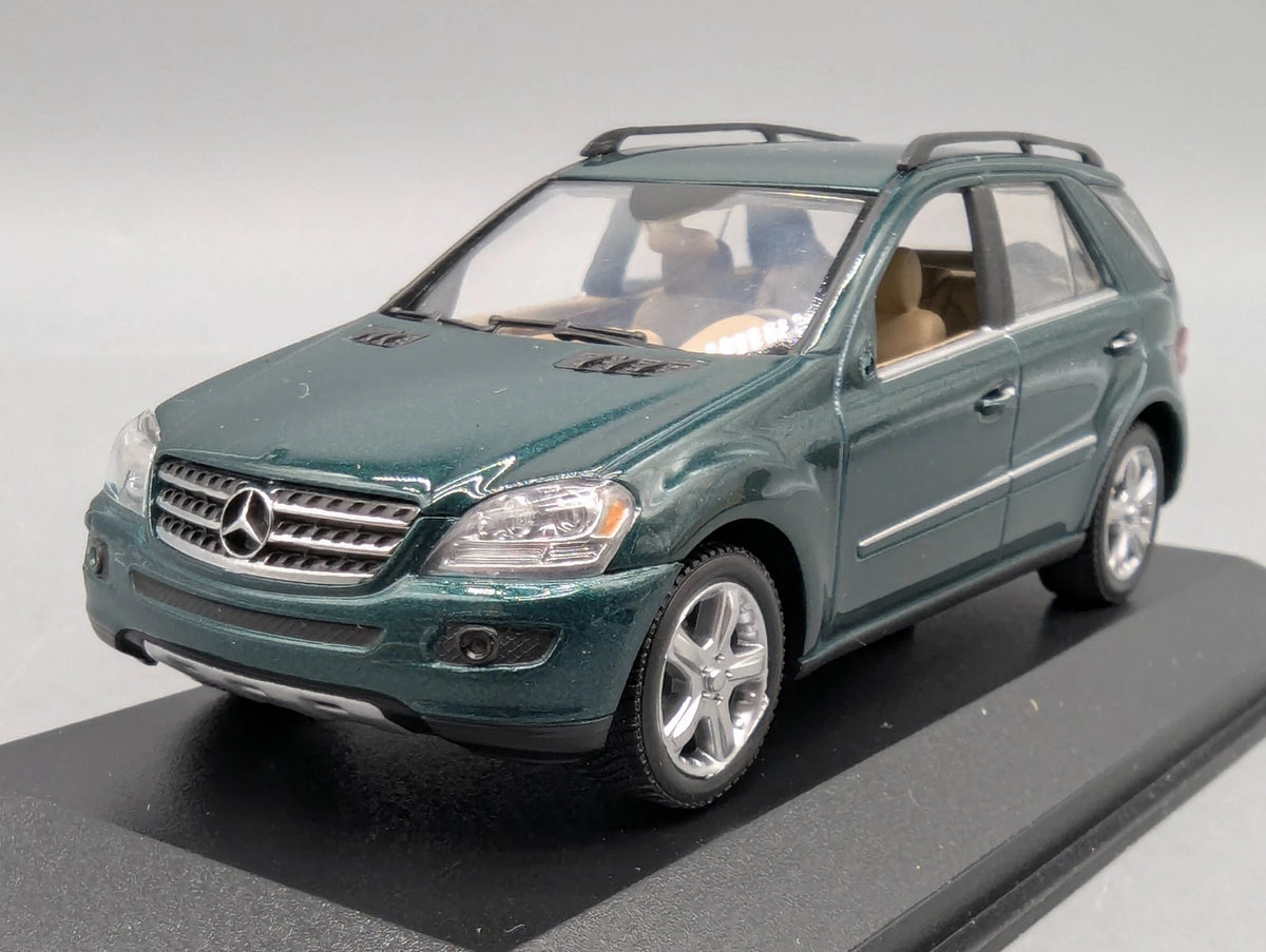 Modellautos 1:43 Minichamps Mercedes Benz M Klasse ML 500 W164 2005 Grün mit OVP