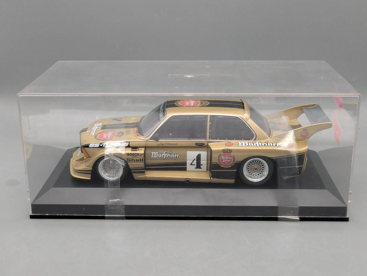 Modellautos 1:18 Minichamps BMW 320i Warsteiner DRM 1977 #4 J. Obermoser Vitrine