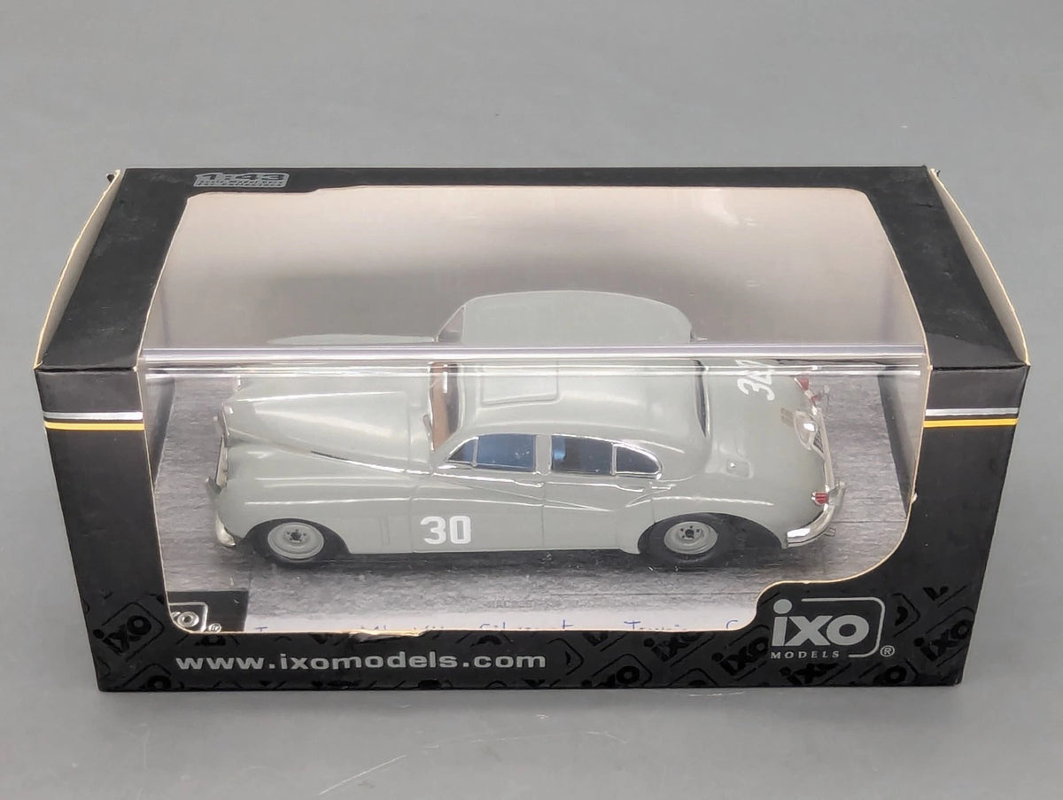 Modellautos 1:43 IXO Jaguar MK VII WINNER Silverstone 1952 #30 St. Moss OVP