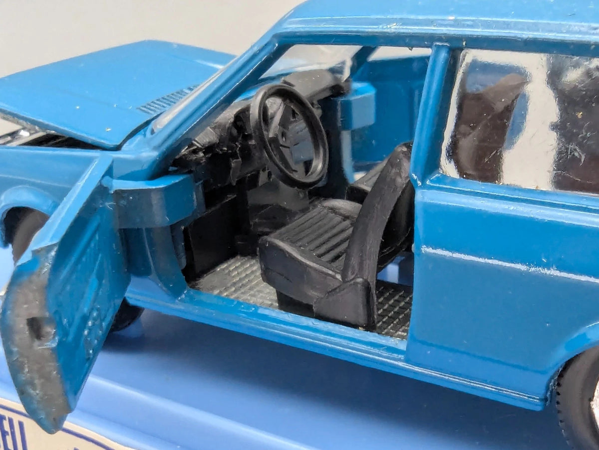 Modellautos 1:43 Schuco 301623 Volkswagen VW Polo in Original Schuco Vitrine
