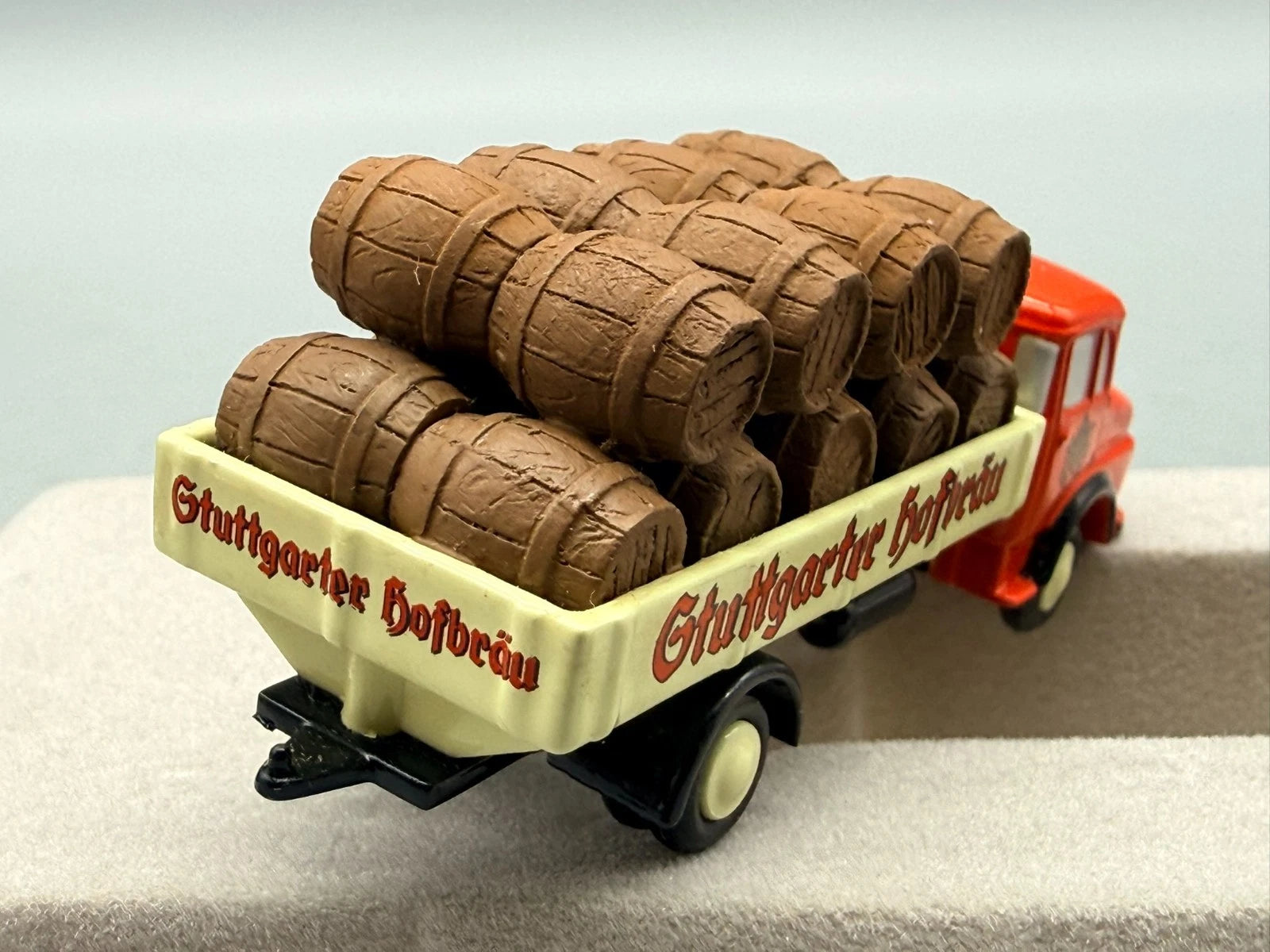 Modellautos 1:90 Schuco Piccolo 2er-Set Mercedes Stuttgarter Hofbräu in OVP