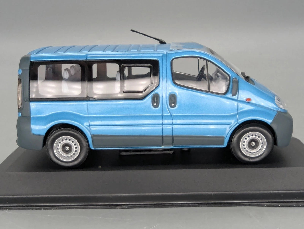 Modellautos 1:43 Minichamps Opel Vivaro Break Breezeblau Blau mit OVP
