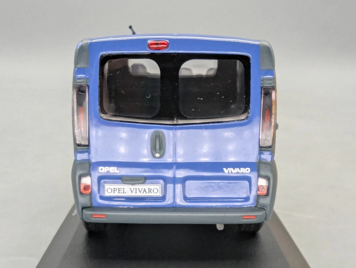 Modellautos 1:43 Minichamps Opel Vivaro Blau mit Dealer OVP