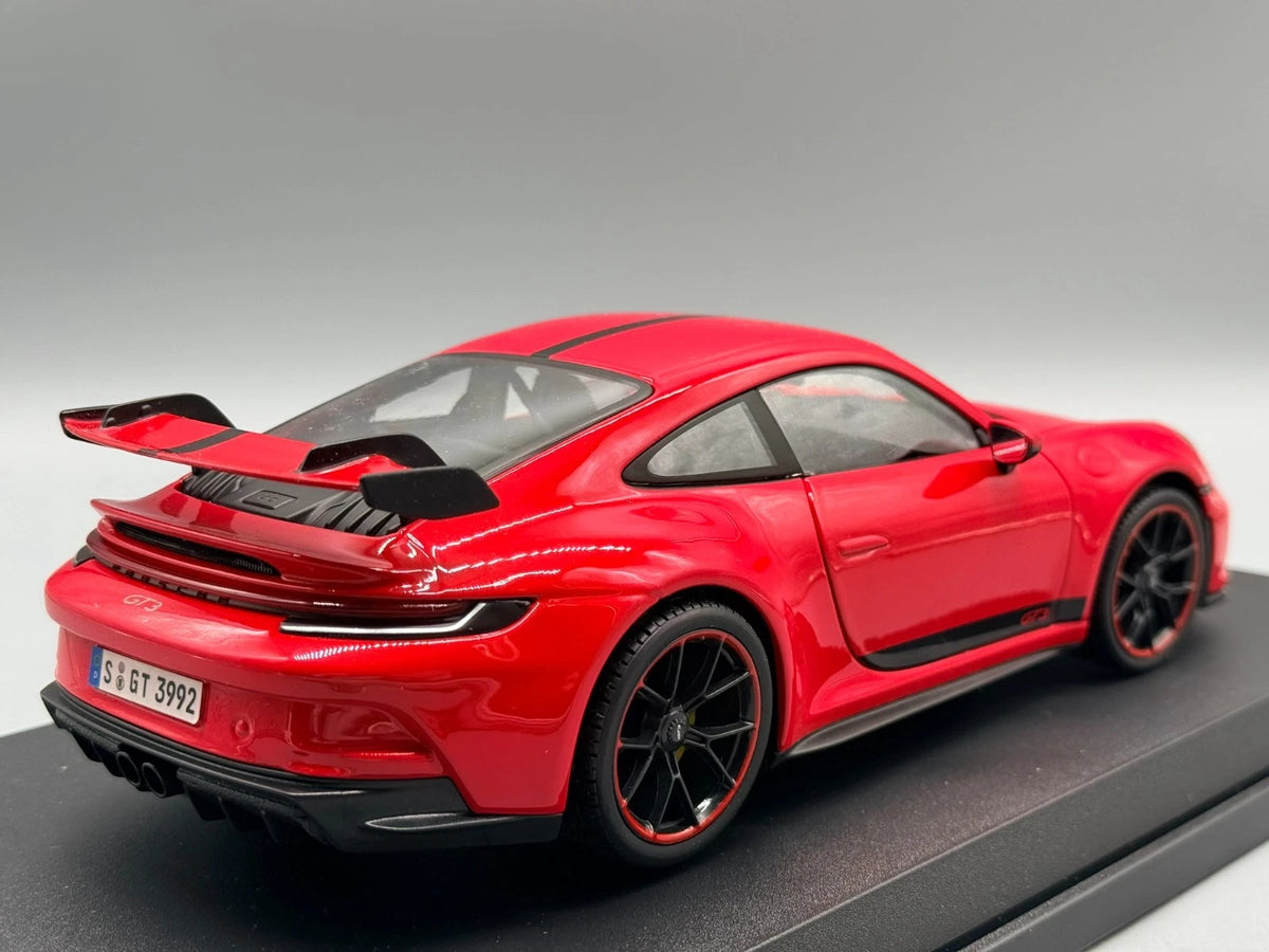 Modellautos 1:18 Maisto Porsche 911 GT3 Rot mit OVP
