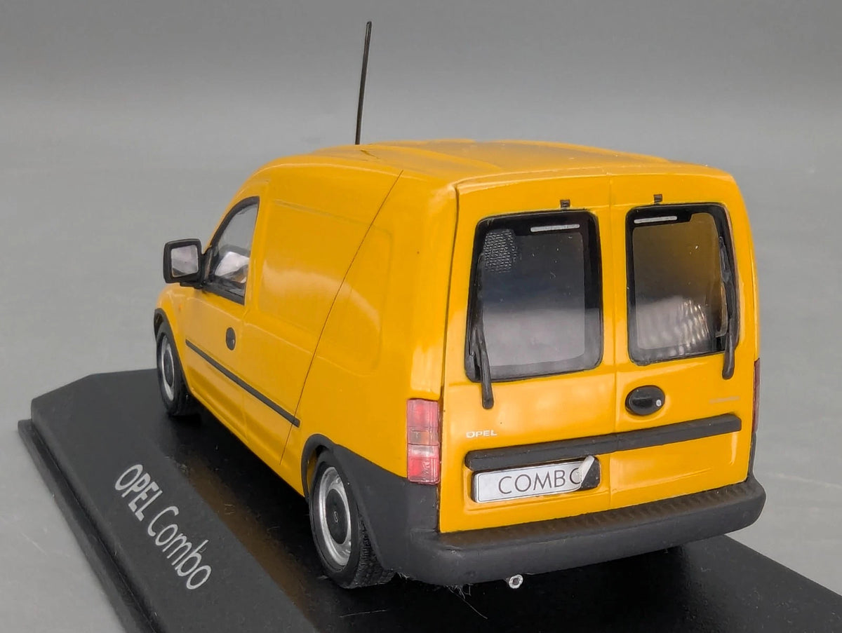 Modellautos 1:43 Minichamps Opel Combo gelb mit Dealer OVP