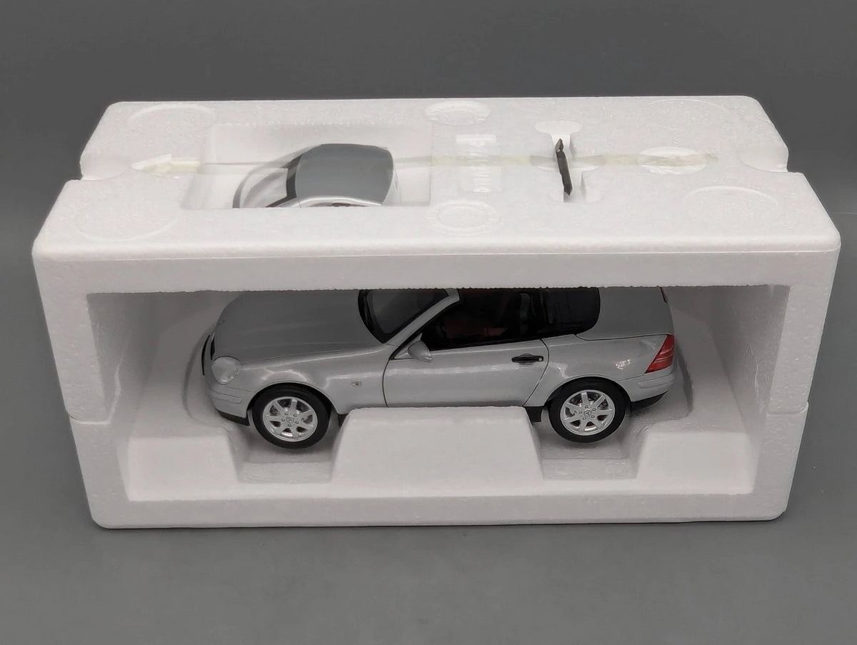 Modellautos 1:18 Norev Mercedes-Benz SLK 1996 Brillant Silver mit OVP
