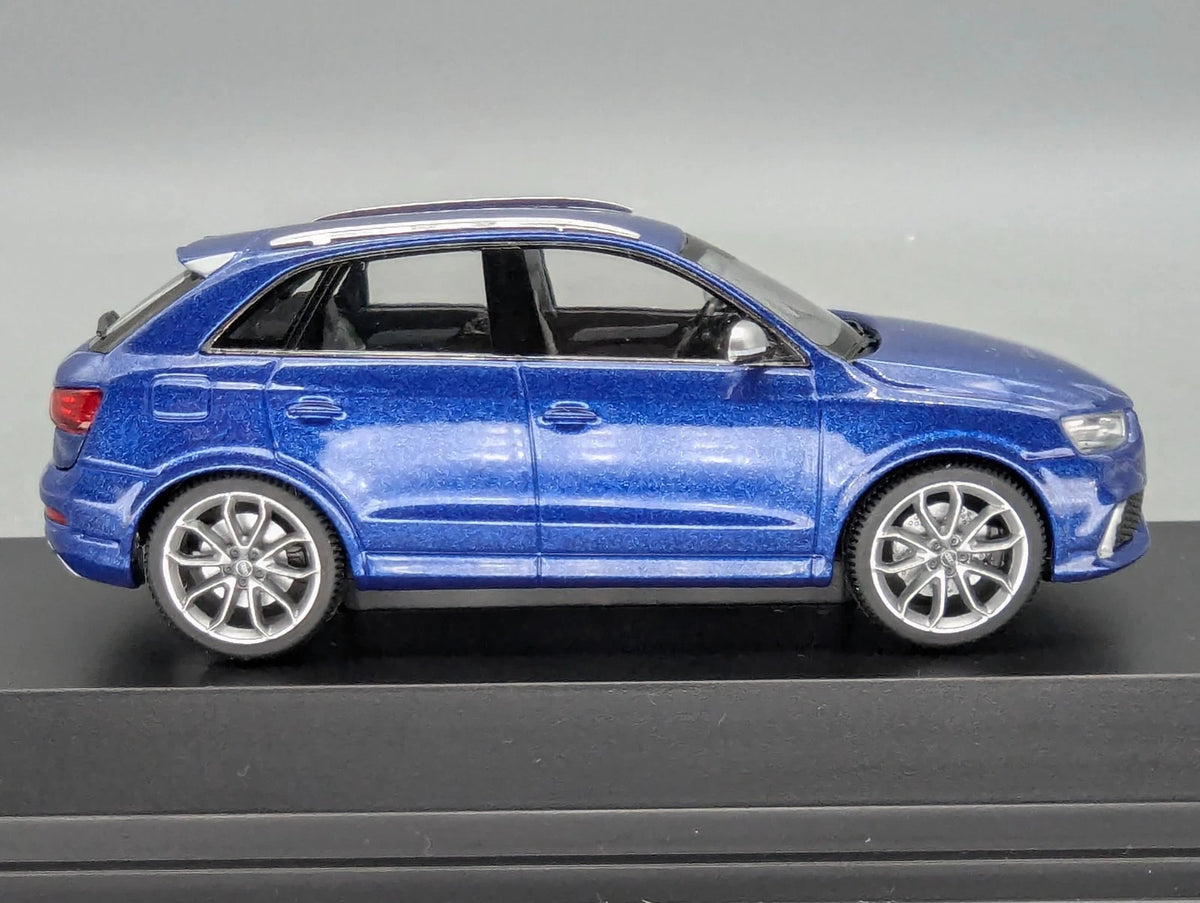 Modellautos 1:43 Schuco Audi RS Q3 Sepang Blau Metallic mit Dealer OVP