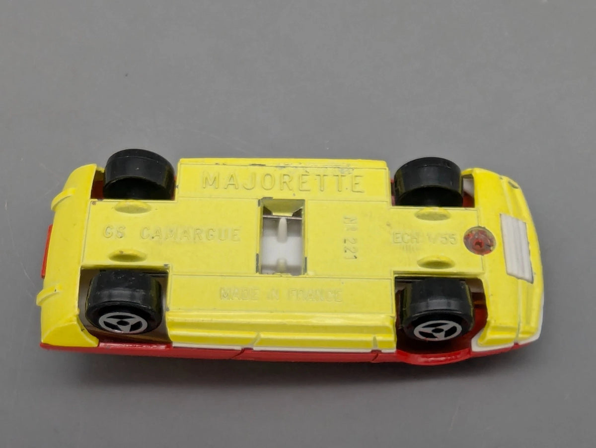 Modellautos 1:55 Majorette 221 Citroen GS Camargue Bertone mit Vitrine