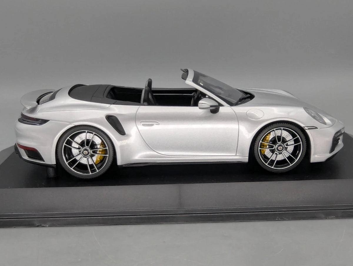Modellautos 1:18 Minichamps Porsche 911 turbo S Cabriolet 2020 Silber mit OVP