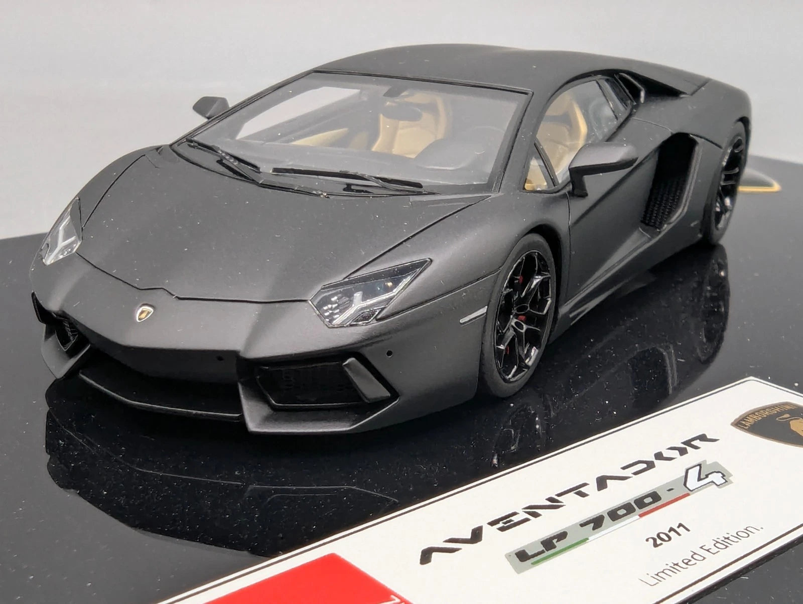 Eidolon Make Up 1:43 Lamborghini Aventador LP700-4 2011 Engine Set Matt Blck OVP