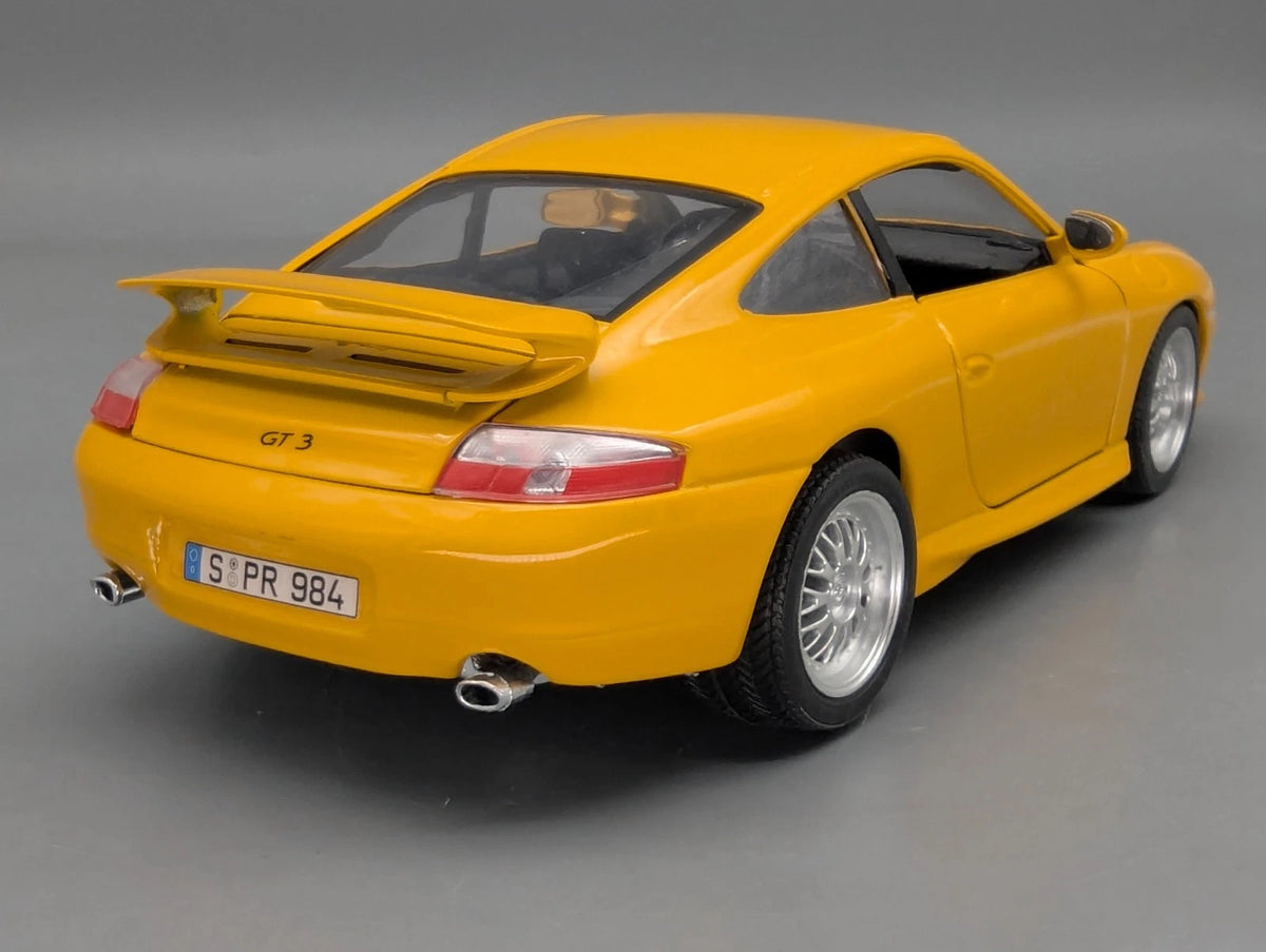 Modellautos 1:18 Bburago Gold Edition Porsche 911 GT3 Straße Gelb mit OVP