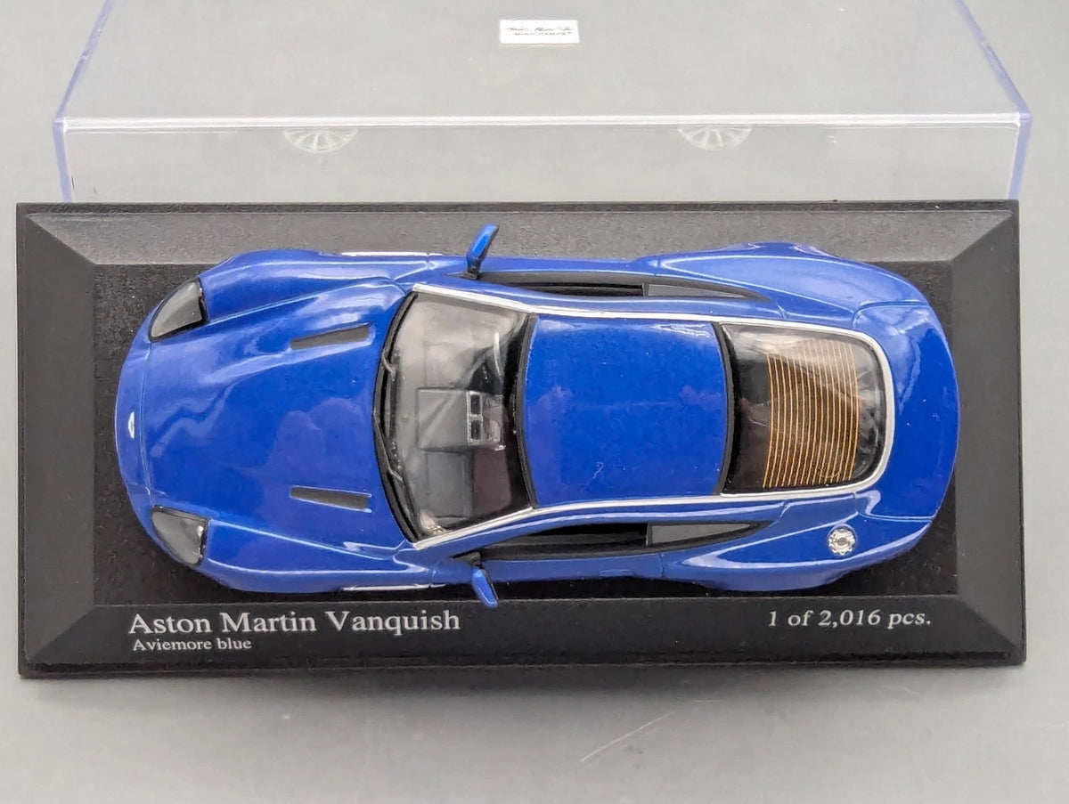Modellautos 1:43 Minichamps Aston Martin Vanquish 2002 Blau Metallic mit OVP