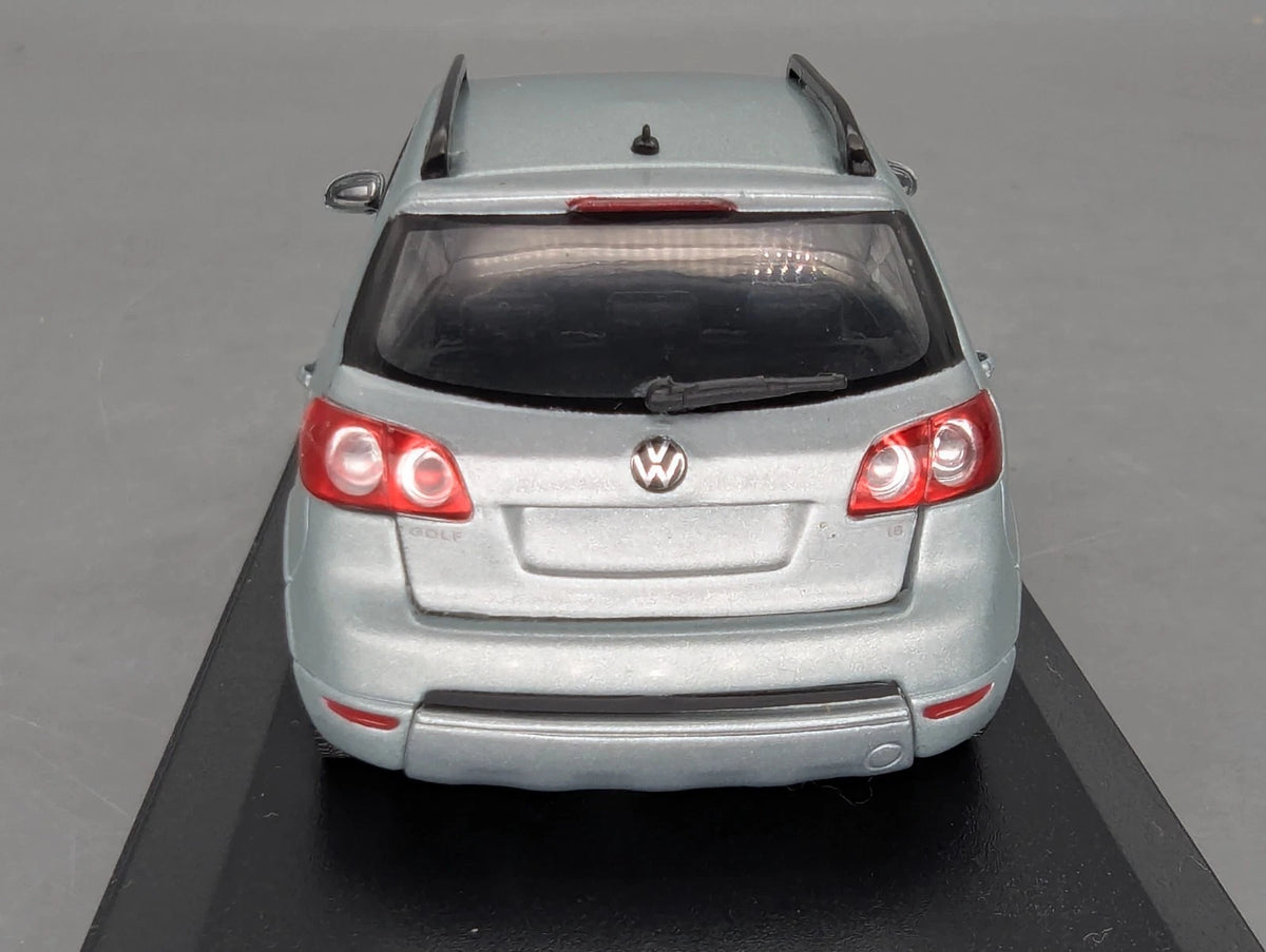 Modellautos 1:43 Minichamps Volkswagen VW Golf Plus Comfortline mit Dealer OVP