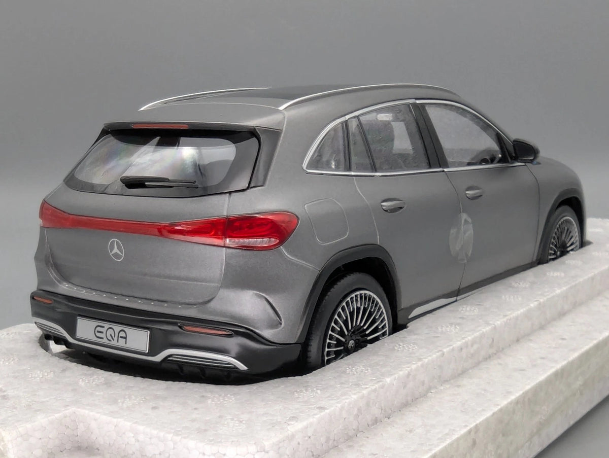 Modellautos 1:18 NZG Mercedes Benz EQA Designo Mountain Grau Magno Dealer OVP