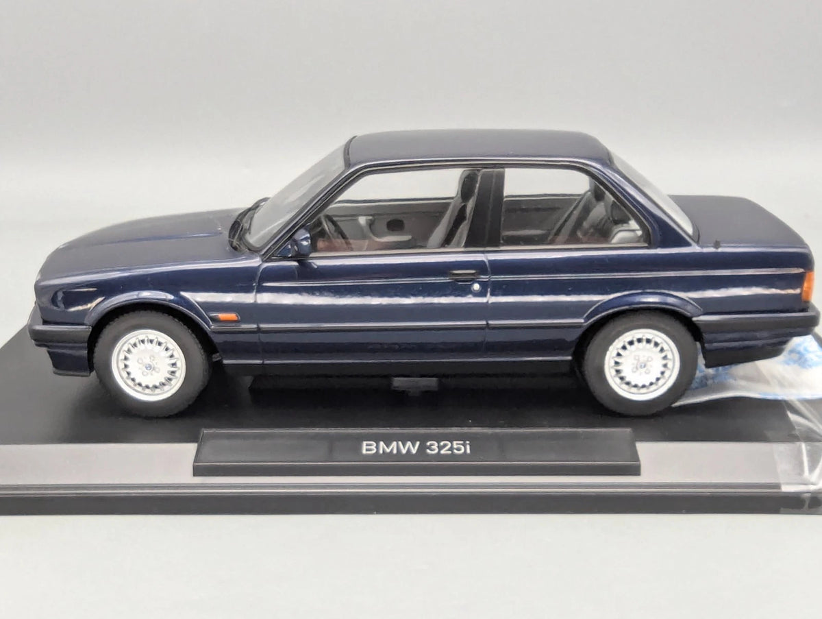 Modellautos 1:18 Norev BMW 325i 1988 Blue MetallicOVP