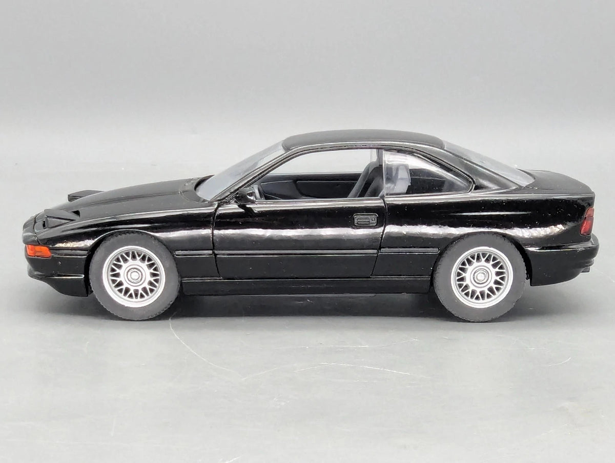 Modellautos 1:24 Schabak BMW 850i Schwarz mit OVP