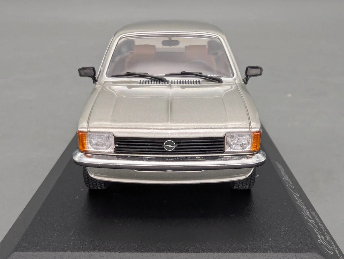 Modellautos 1:43 Minichamps Opel Kadett C Caravan 1978 Silber Metallic mit OVP