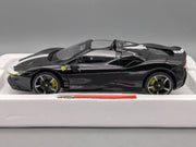 Modellautos 1:18 Bburago Ferrari SF90 Spider Assetto Fiorano Schwarz mit OVP