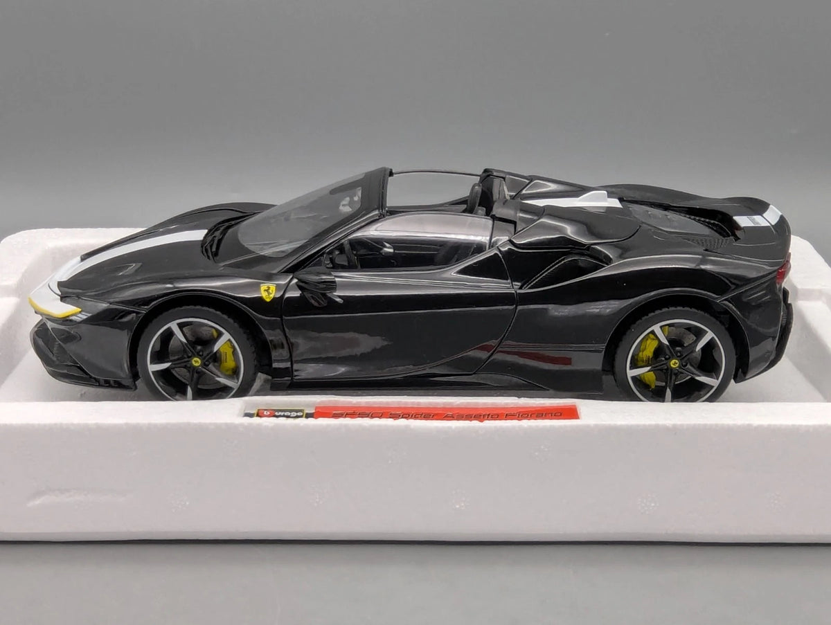 Modellautos 1:18 Bburago Ferrari SF90 Spider Assetto Fiorano Schwarz mit OVP