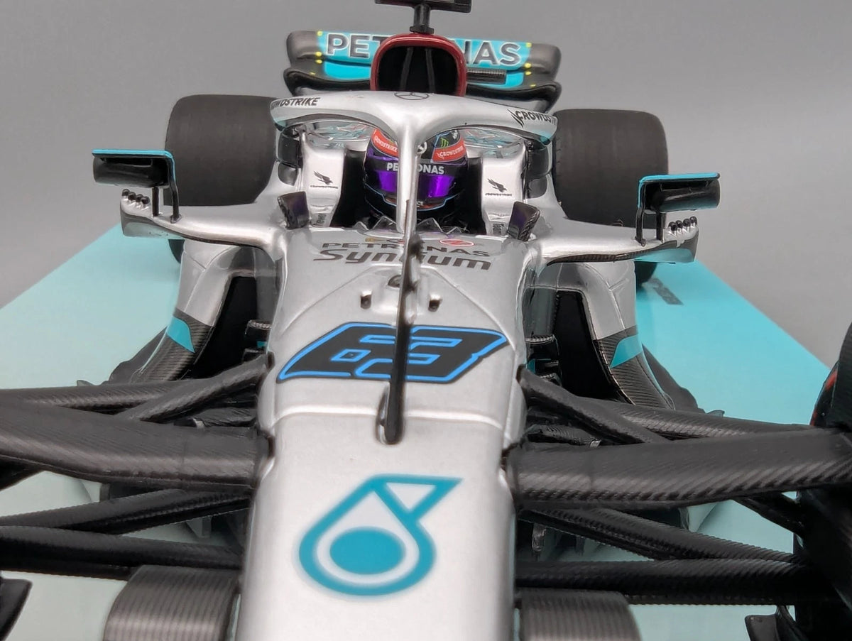 Modellautos 1:18 Minichamps Mercedes AMG F1 W13 E Performance #63 G. Russell OVP