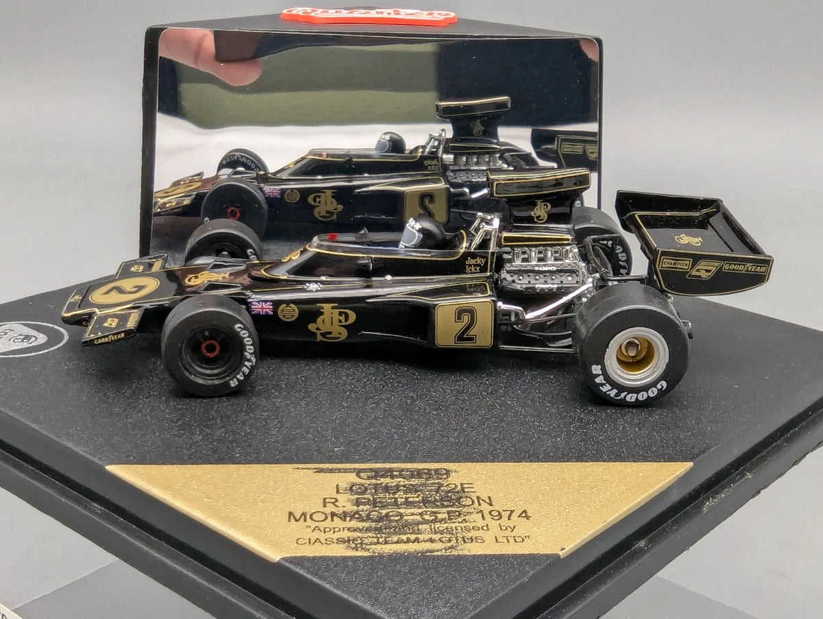 Modellautos 1:43 Quartzo Lotus 72E German GP 1974 #2 Jacky Ickx mit Vitrine