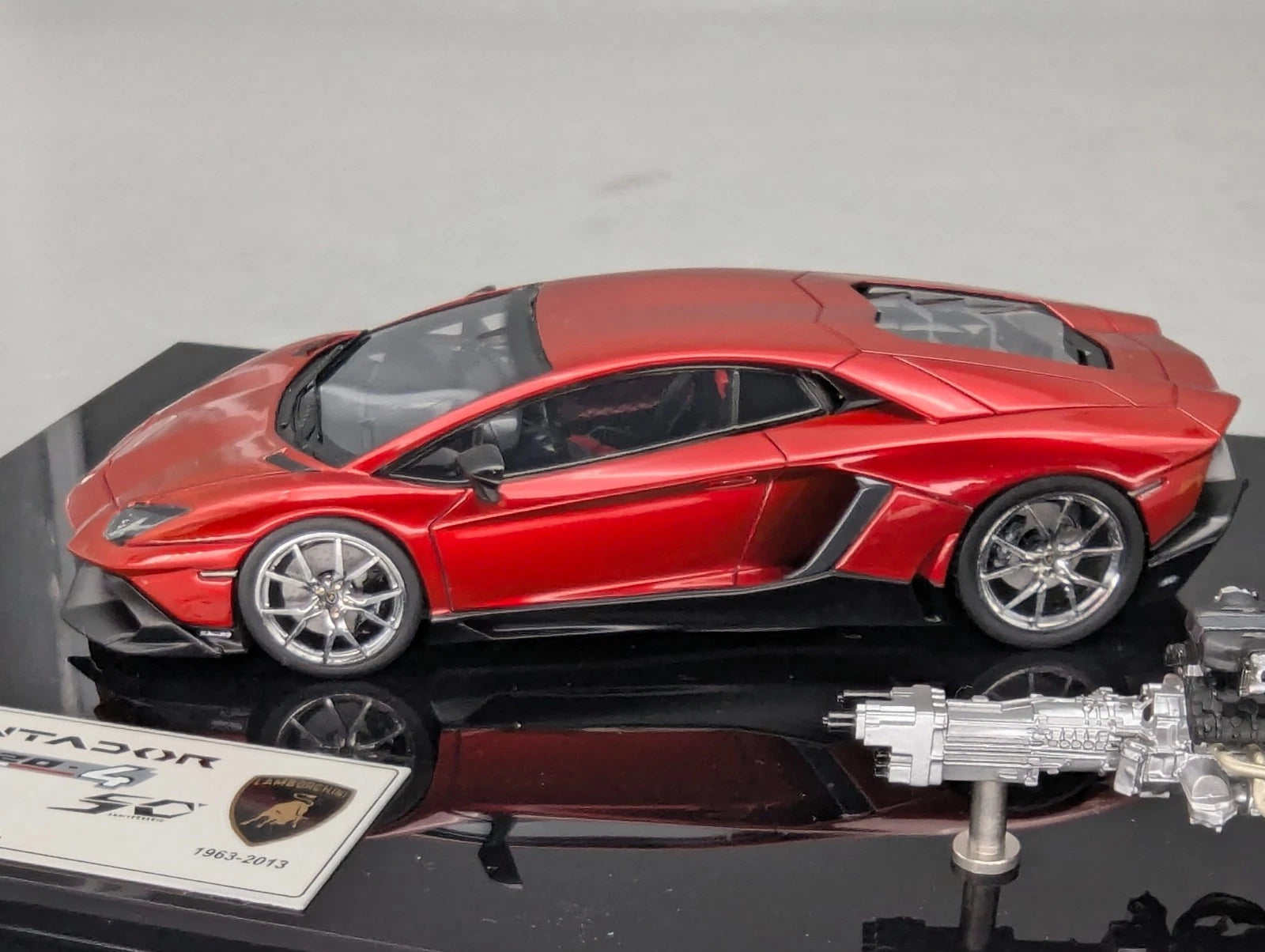 Eidolon Make Up 1:43 Lamborghini Aventador LP720-4 2013 Candy Red Engine Set OVP