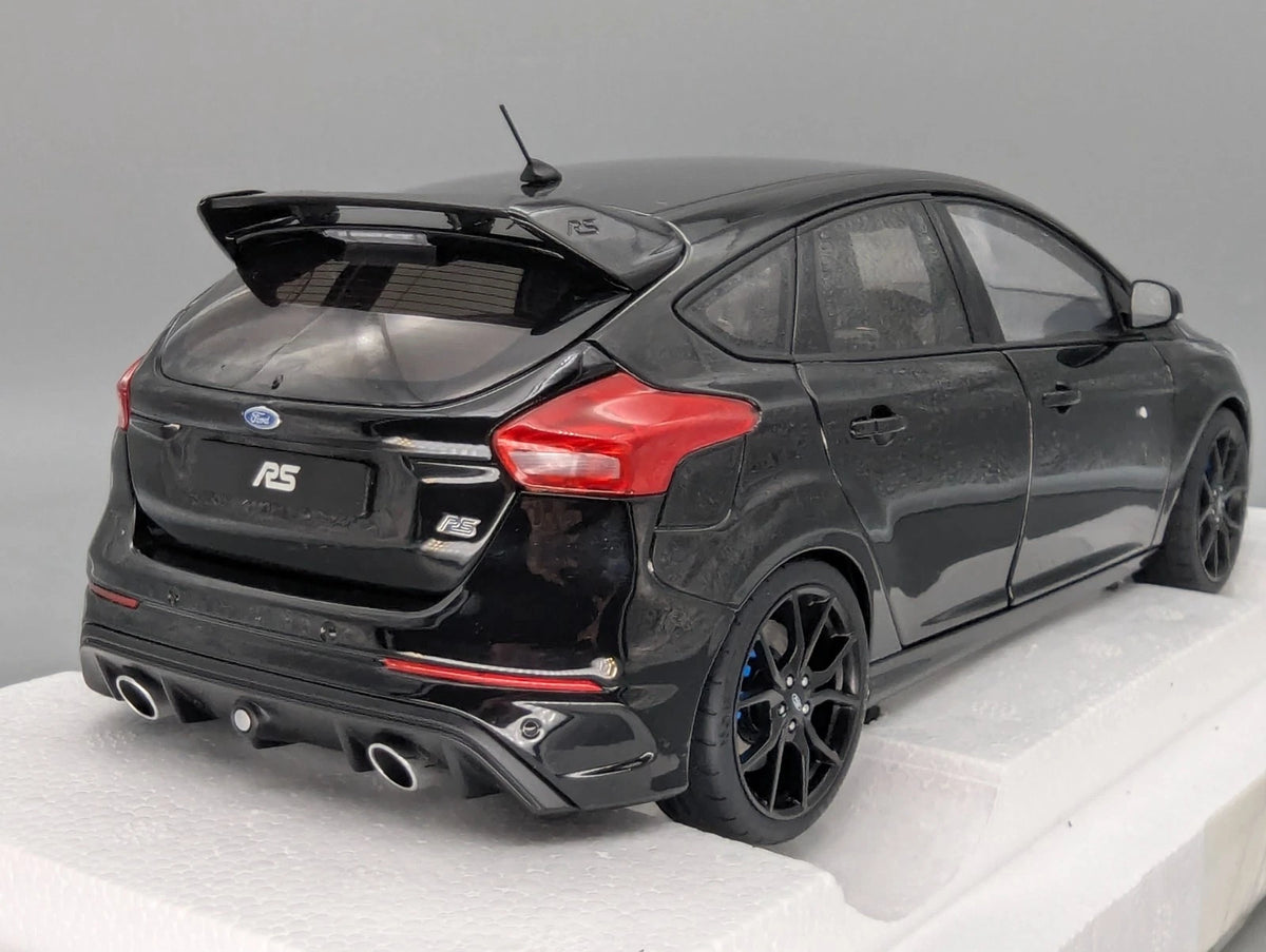 Modellautos 1:18 AUTOart 72952 Ford Focus RS 2016 Shadow Black mit OVP