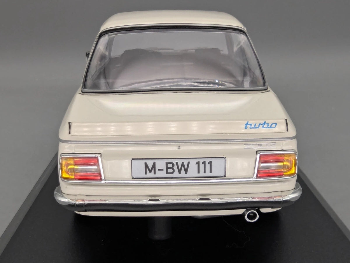 Modellautos 1:18 Minichamps BMW 2002 Turbo 1973 Weiß mit OVP