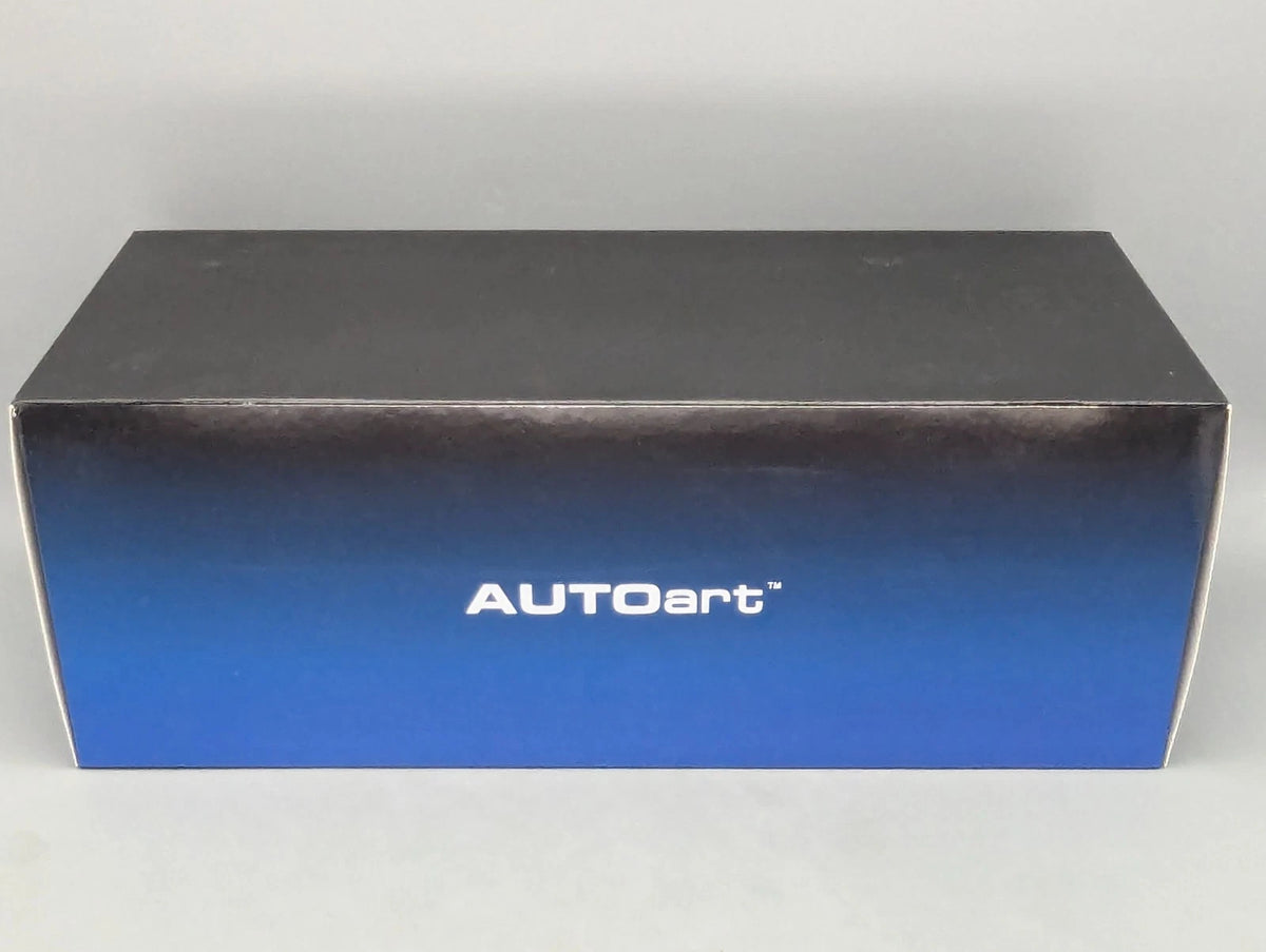 Modellautos 1:18 AUTOart 76087 McLaren Speedtail Volcano Red mit OVP