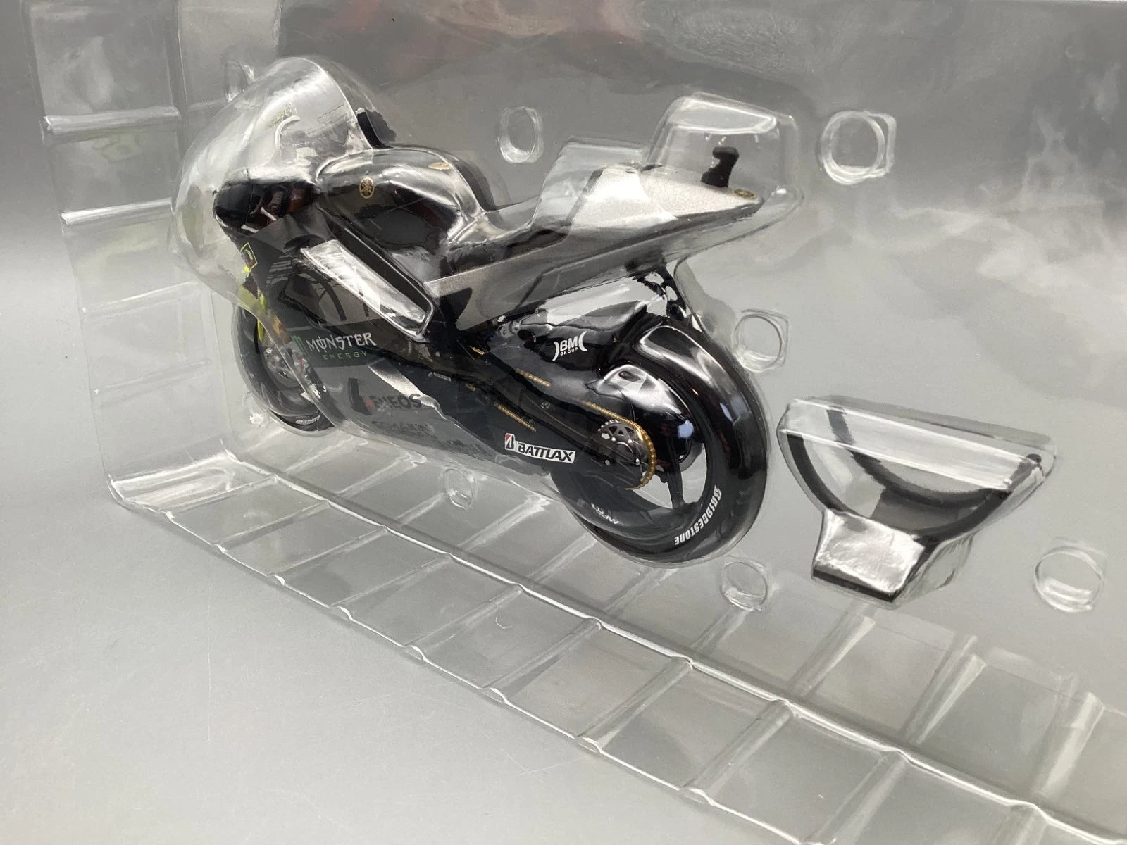 Motorrad Modell 1:12 Minichamps Yamaha YZR-MI V. Rossi Testbike Sepang 2013  OVP