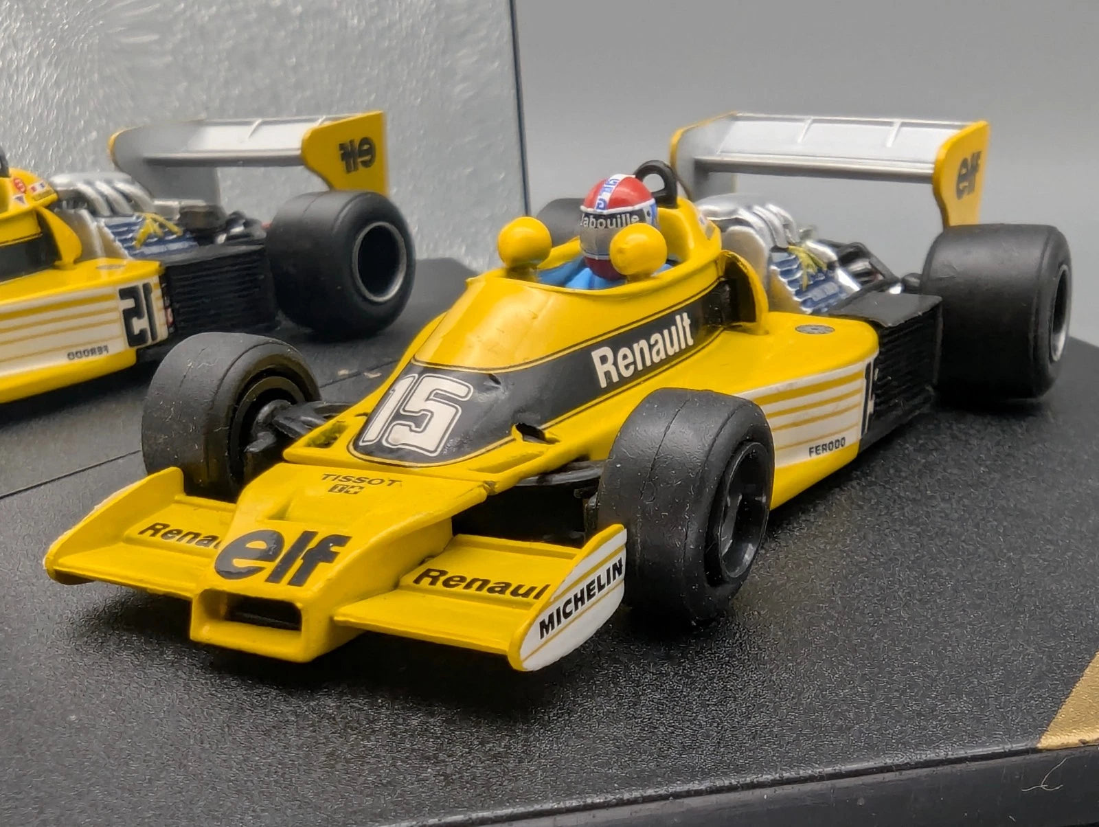 Modellautos 1:43 Quartzo Renault RS01/1 British GP 1977 #15 Jabouille Vitrine