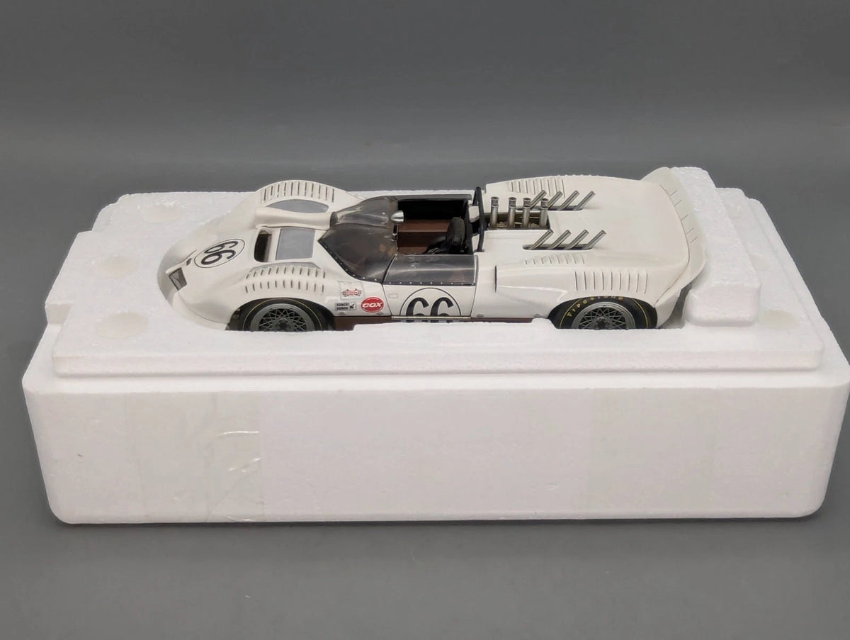 Modellautos 1:18 AUTOart Millenium 86496 Chaparral 2 Sport Race 1965 #66 mit OVP