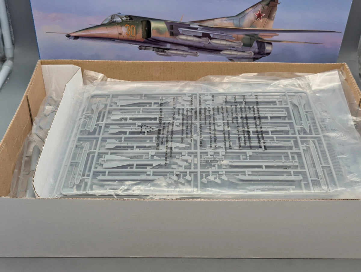 Flugzeug Bausatz 1:48 Trumpeter 05802 Mig-27 Flogger D  mit OVP