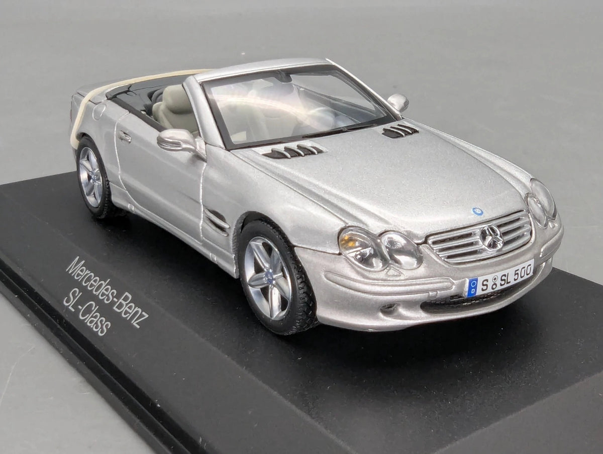 Modellautos 1:43 Norev Mercedes Benz SL Klasse SL 500 Silber mit Dealer OVP