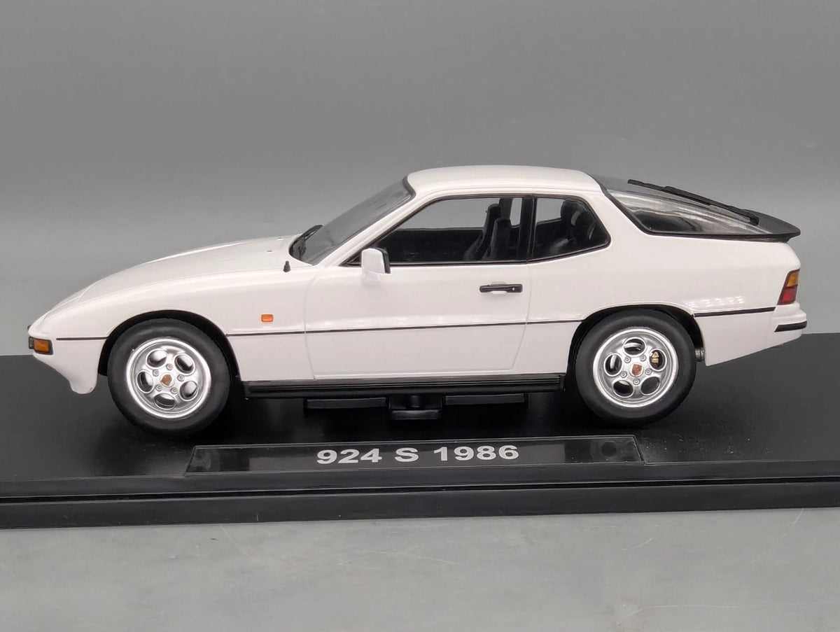 Modellautos 1:18 KK-Scale Porsche 924 S 1986 Weiß mit OVP