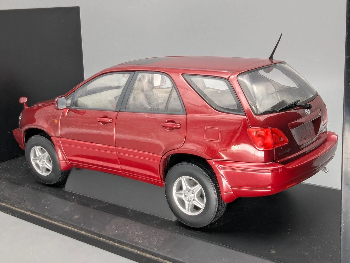 Modellautos 1:18 AUTOart  Toyota Harrier Rot Metallic mit OVP