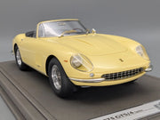 Modellautos 1:18 BBR Ferrari 275 GTS/4 Spider 01/54 Sun Yellow Vitrine und OVP