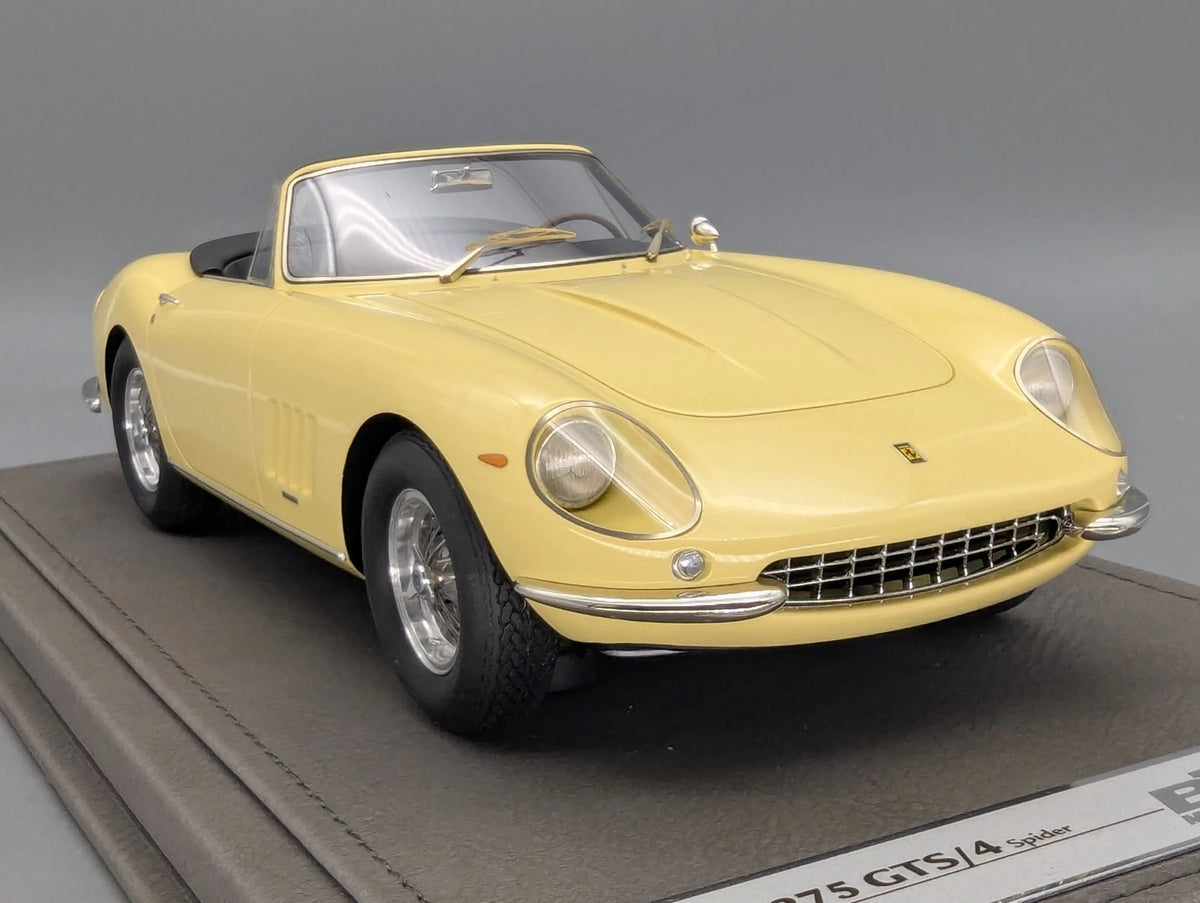 Modellautos 1:18 BBR Ferrari 275 GTS/4 Spider 01/54 Sun Yellow Vitrine und OVP