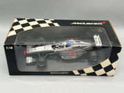 Modellautos 1:18 Minichamps McLaren Mercedes MP-498T Lapland 2000 + OVP