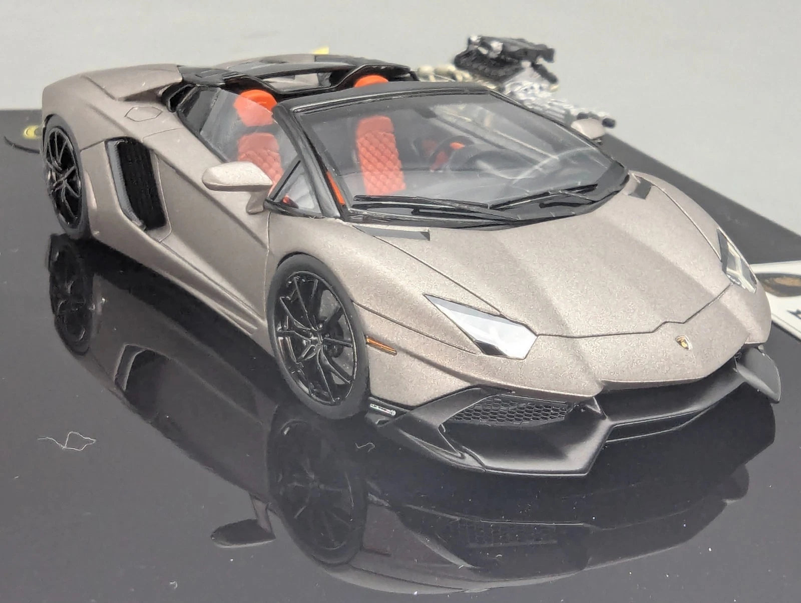 Eidolon Make Up 1:43 Lamborghini Aventador LP720-4 Roadster 2013 Engine Set OVP