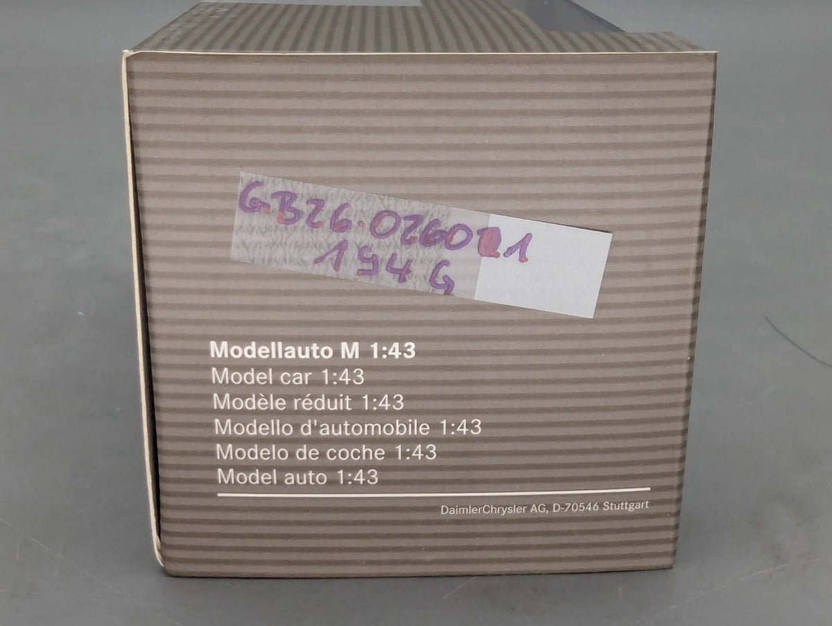 Modellautos 1:43 Minichamps Mercedes Benz CLS-Klasse mit Dealer OVP