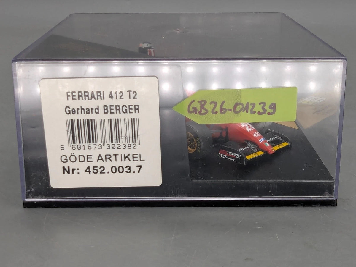 Modellautos 1:43 Onyx Göde Ferrari 412 T2 #28 Gerhard Berger mit Vitrine