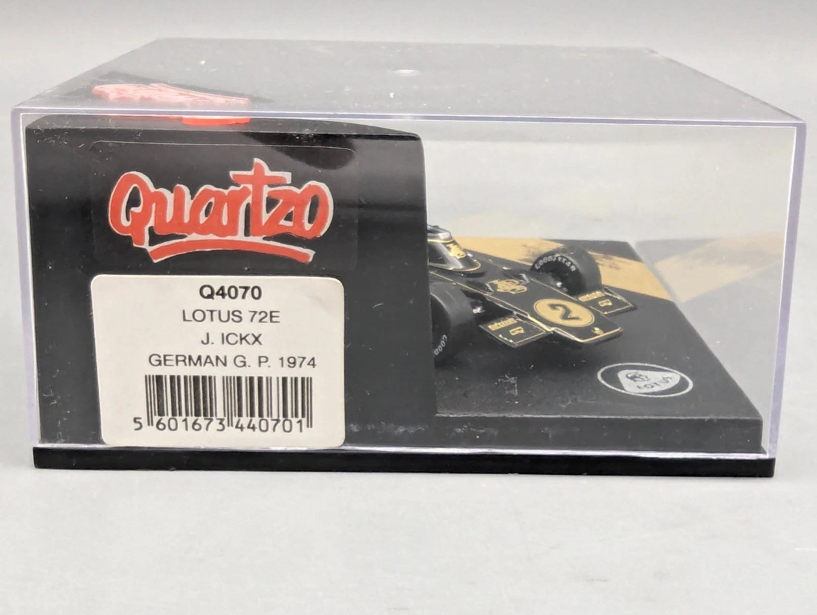Modellautos 1:43 Quartzo Lotus 72E German GP 1974 #2 Jacky Ickx mit Vitrine