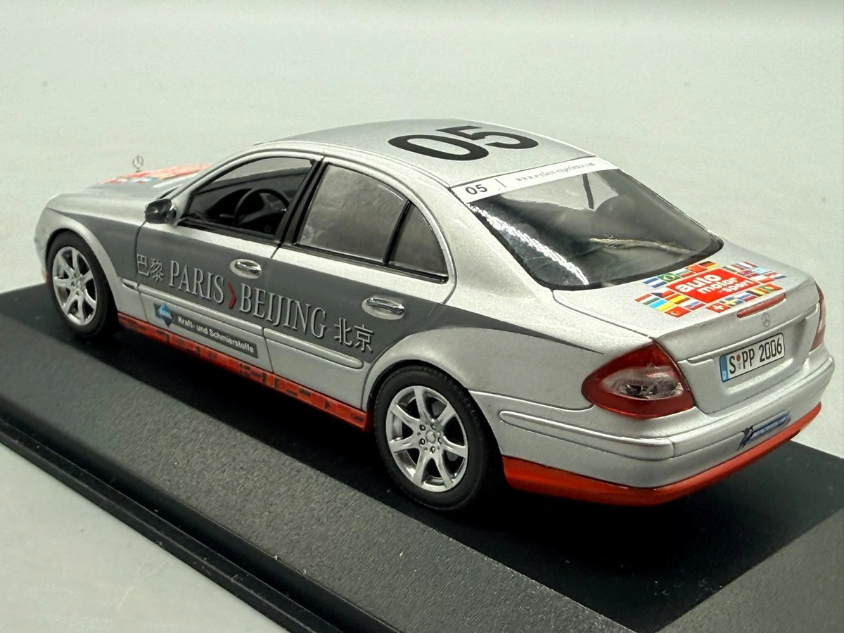 Modellautos 1:43 Minichamps Mercedes-Benz E-Klasse Rally Paris–Peking + Umkarton