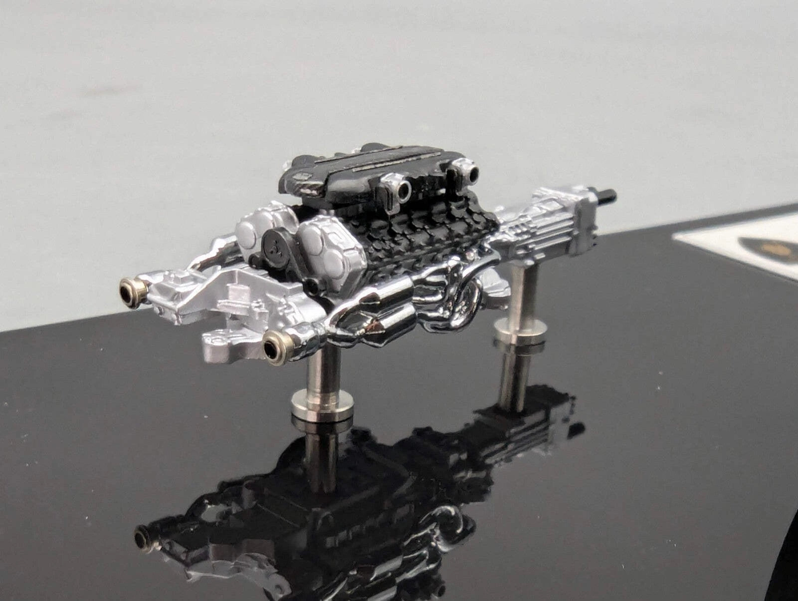 Eidolon Make Up 1:43 Lamborghini Aventador LP760-2 Engine Set Oakley Black OVP